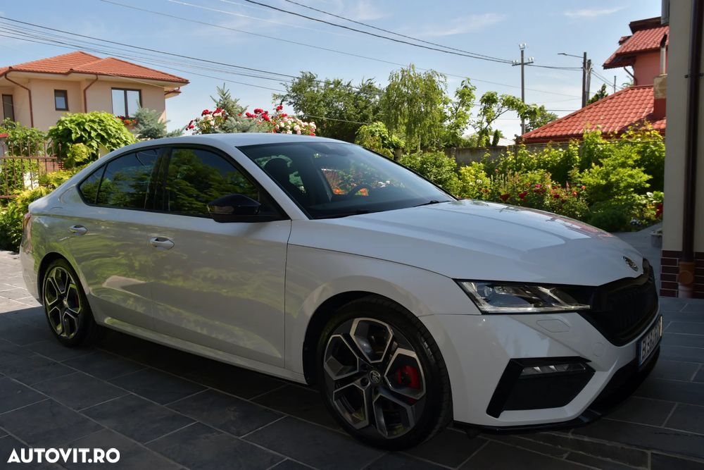 Skoda Octavia 2.0 TSI DSG RS - 10
