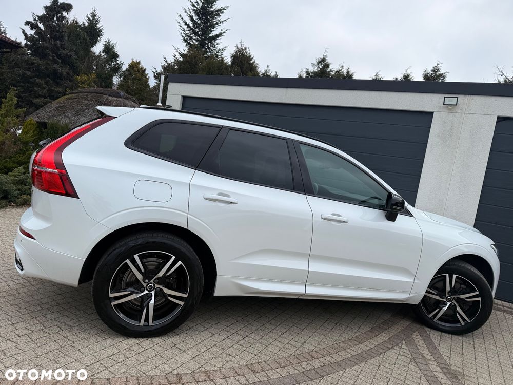 Volvo XC 60 B4 D AWD Plus Dark - 20
