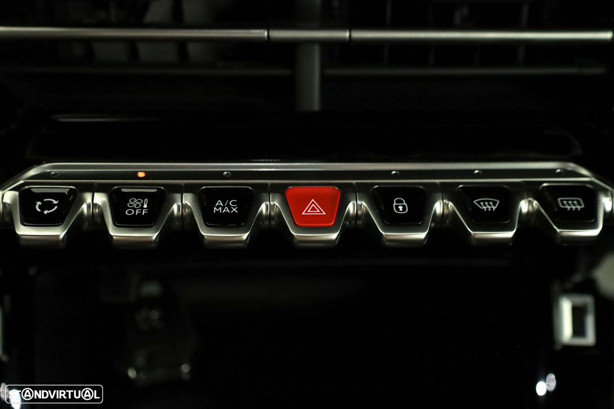 Peugeot e-2008 50 kWh GT - 13