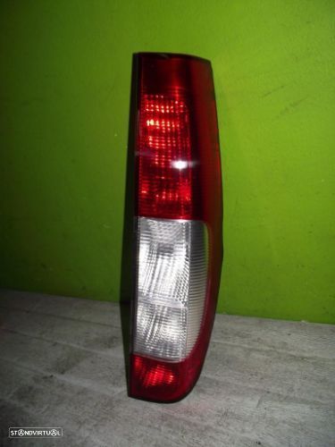Farolim Trás Direito Mercedes Vito - 2003 / 2010 - 1