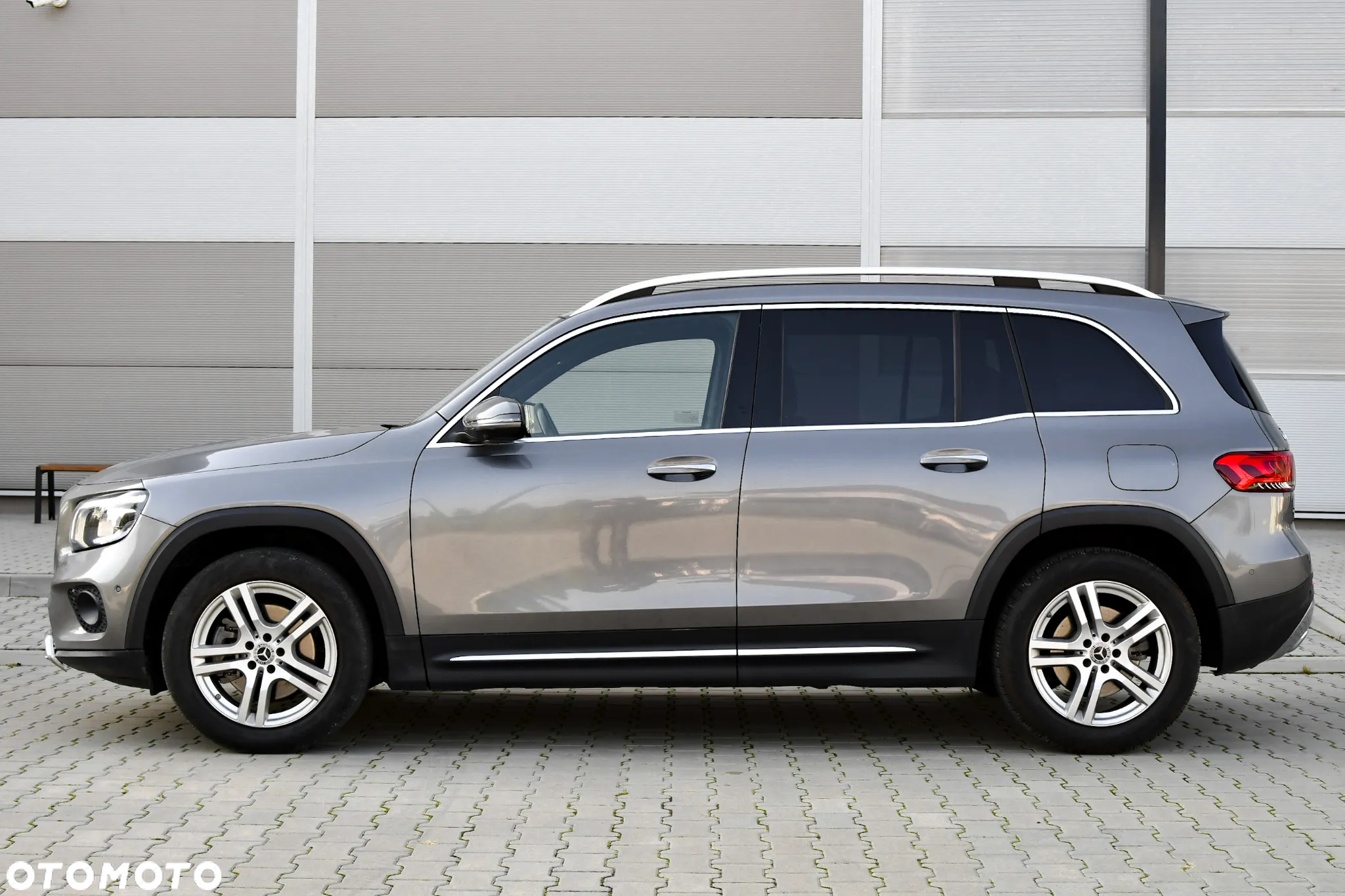 Mercedes-Benz GLB 250 4-Matic 8G-DCT - 5