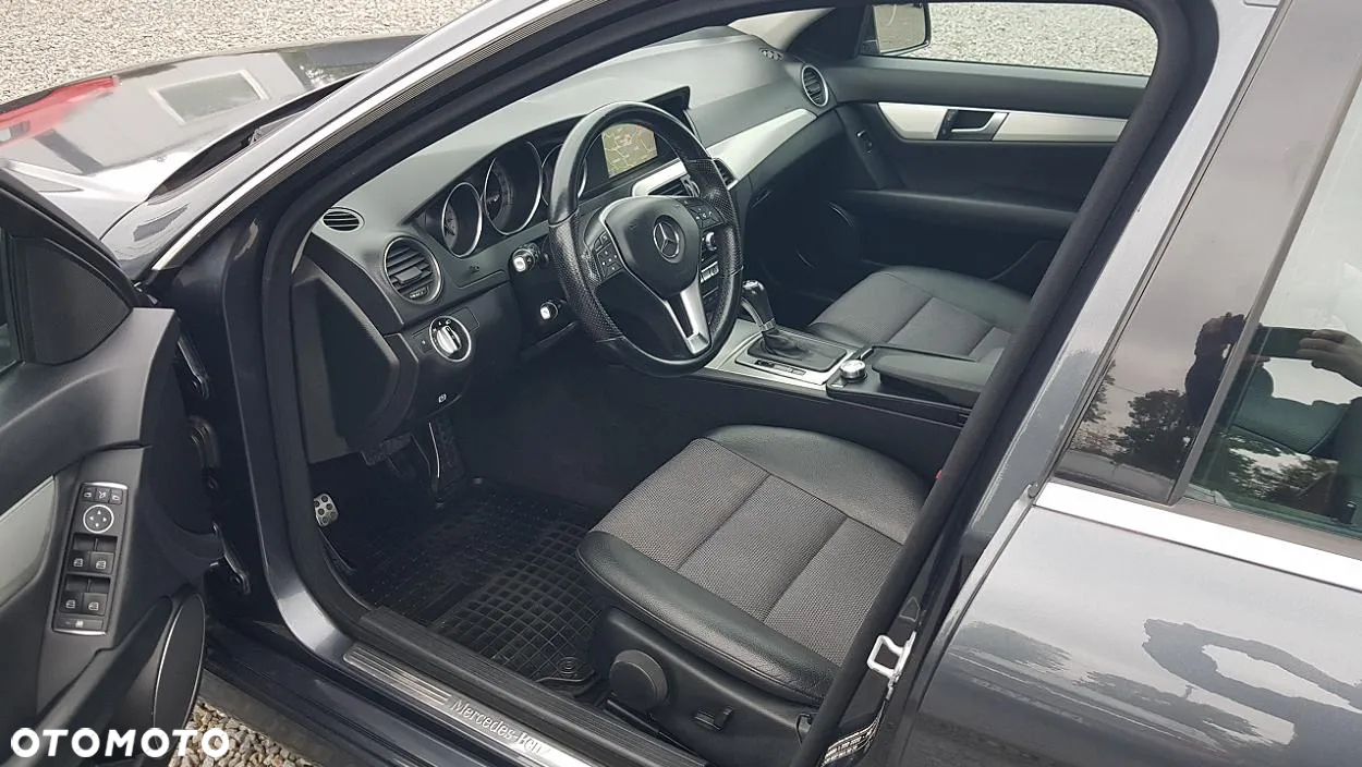 Mercedes-Benz Klasa C 220 T CDI DPF Automatik BlueEFFICIENCY Avantgarde - 19