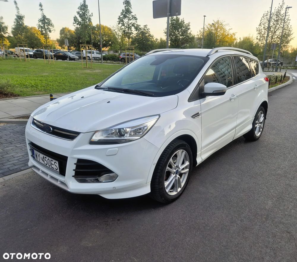 Ford Kuga 1.5 EcoBoost 2x4 Titanium - 2