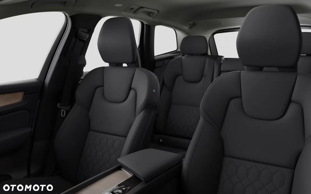 Volvo XC 60 B5 B AWD Plus Dark - 13