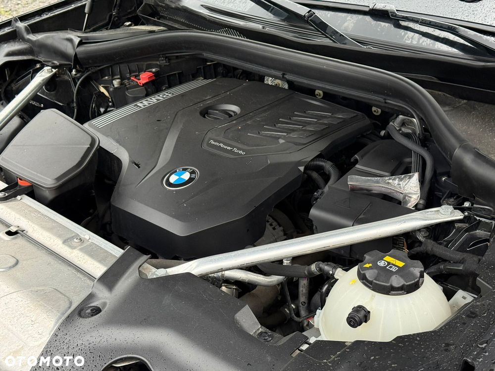BMW X3 xDrive20i Advantage - 4