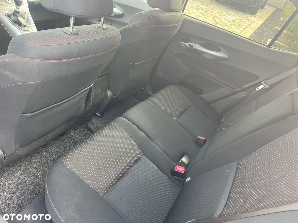 Toyota Auris - 5