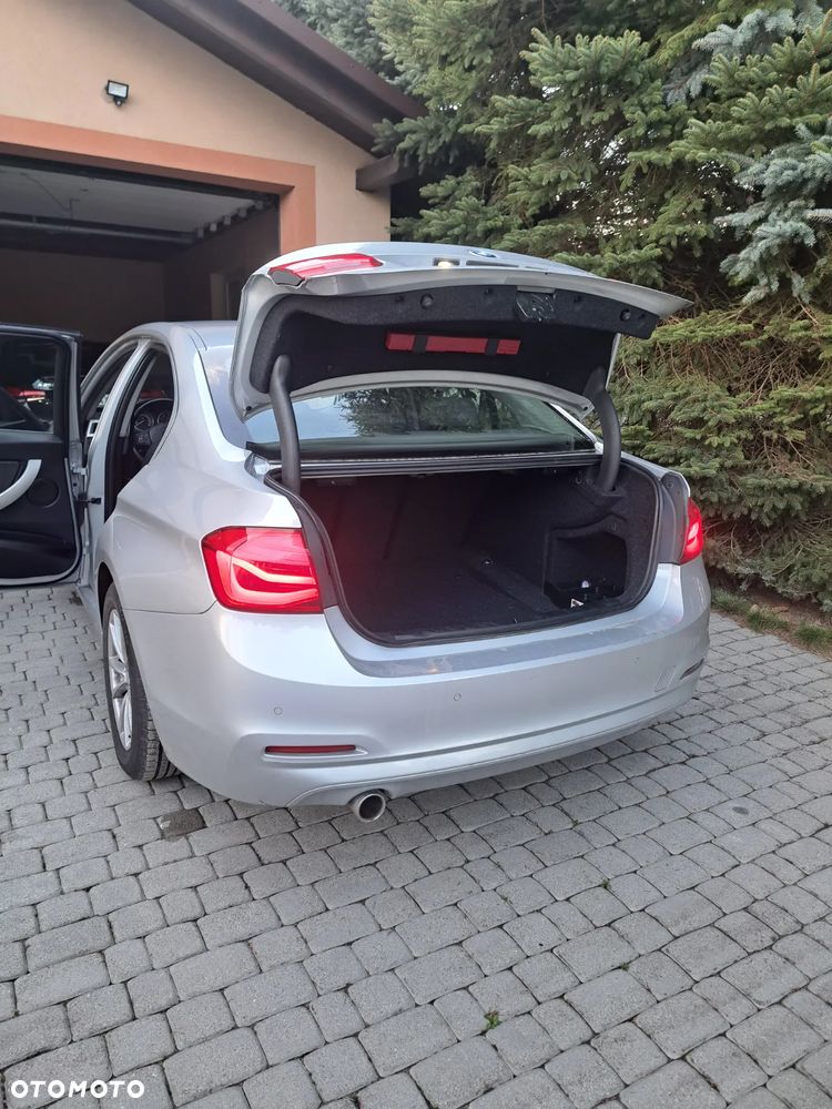 BMW Seria 3 318d - 28