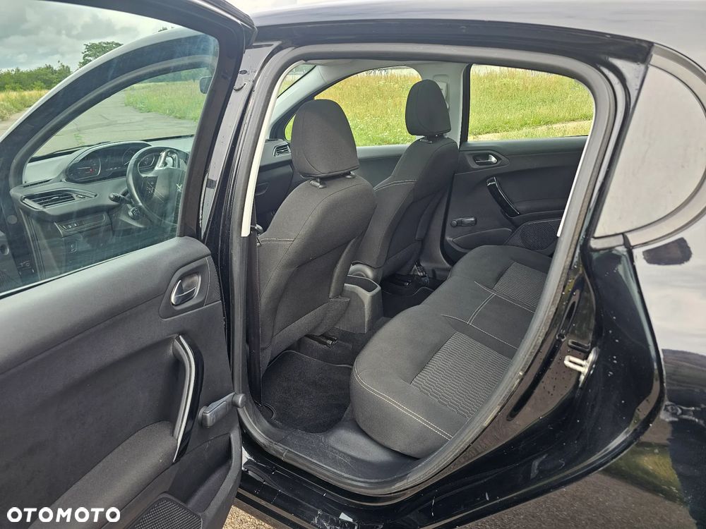 Peugeot 208 PureTech 82 Urban Move - 16