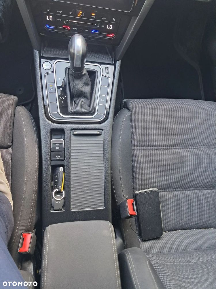 Volkswagen Passat 2.0 TDI SCR DSG Business - 10
