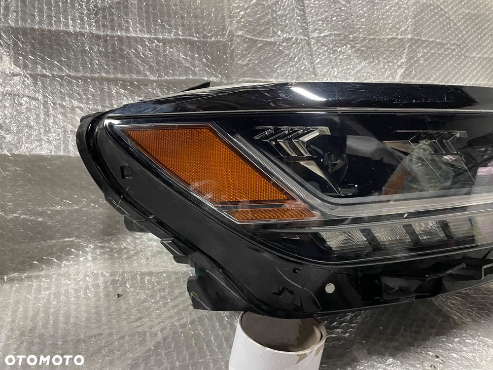 LAMPA PRAWA FULL LED PASSAT USA 561941082 - 4
