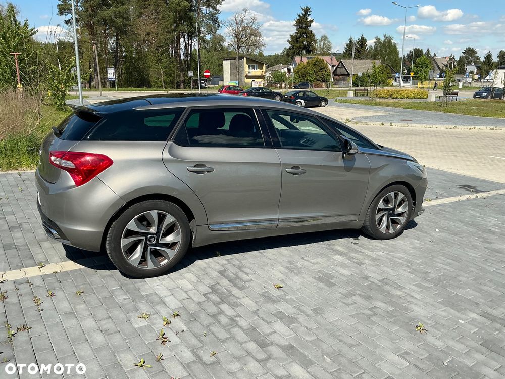 Citroën DS5 HDi 165 Chic - 1