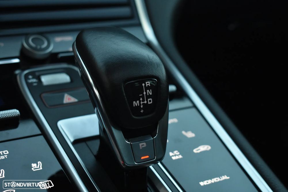 Porsche Panamera Sport Turismo 4 E-Hybrid Platinum Edition - 53