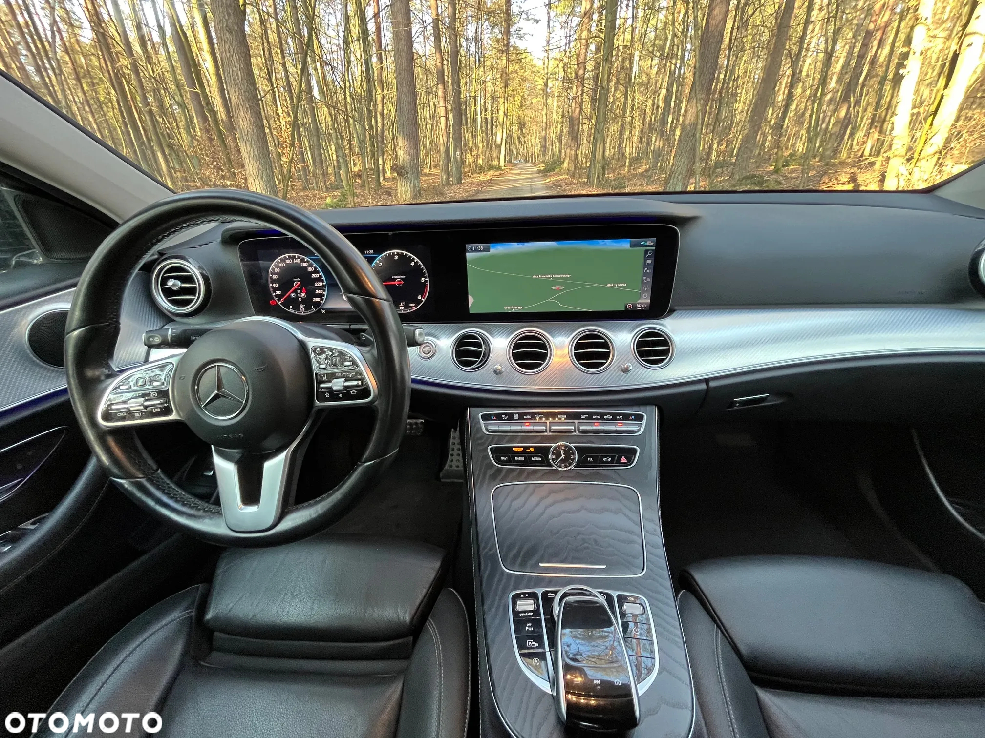 Mercedes-Benz Klasa E 200 d T 9G-TRONIC - 23