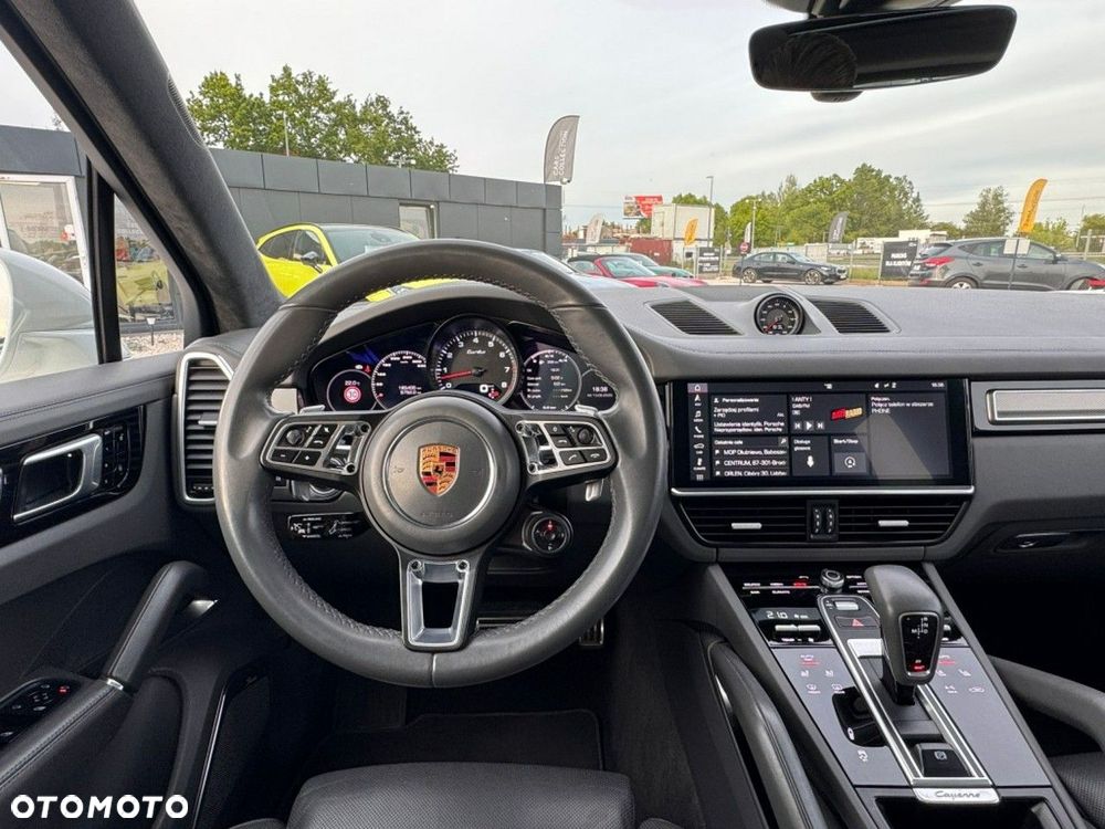 Porsche Cayenne Turbo - 12