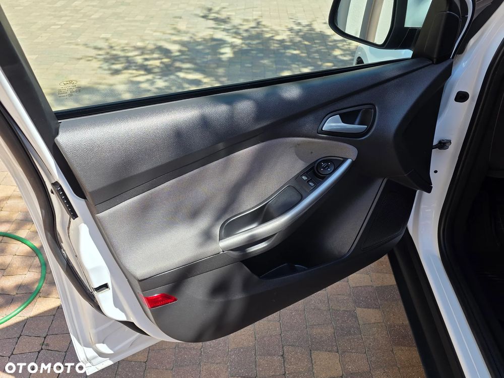 Ford Focus 1.6 TI-VCT Ambiente - 20