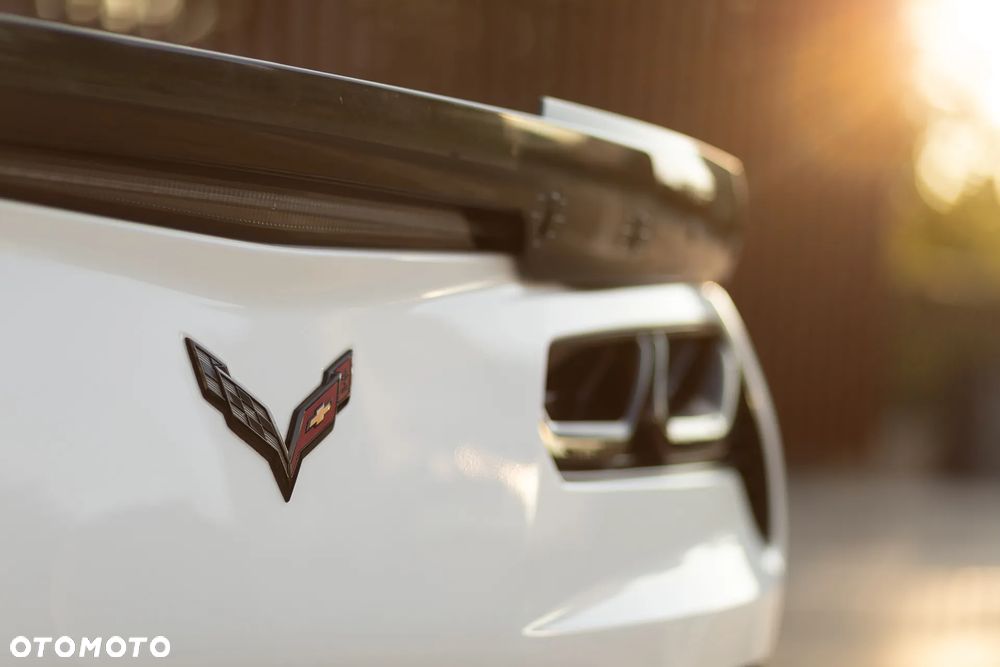 Chevrolet Corvette - 23