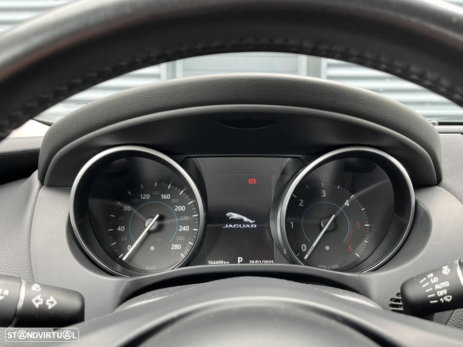 Jaguar XE 2.0 D Prestige Aut. - 13