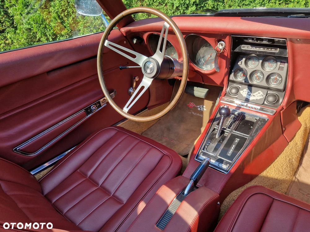 Chevrolet Corvette - 14