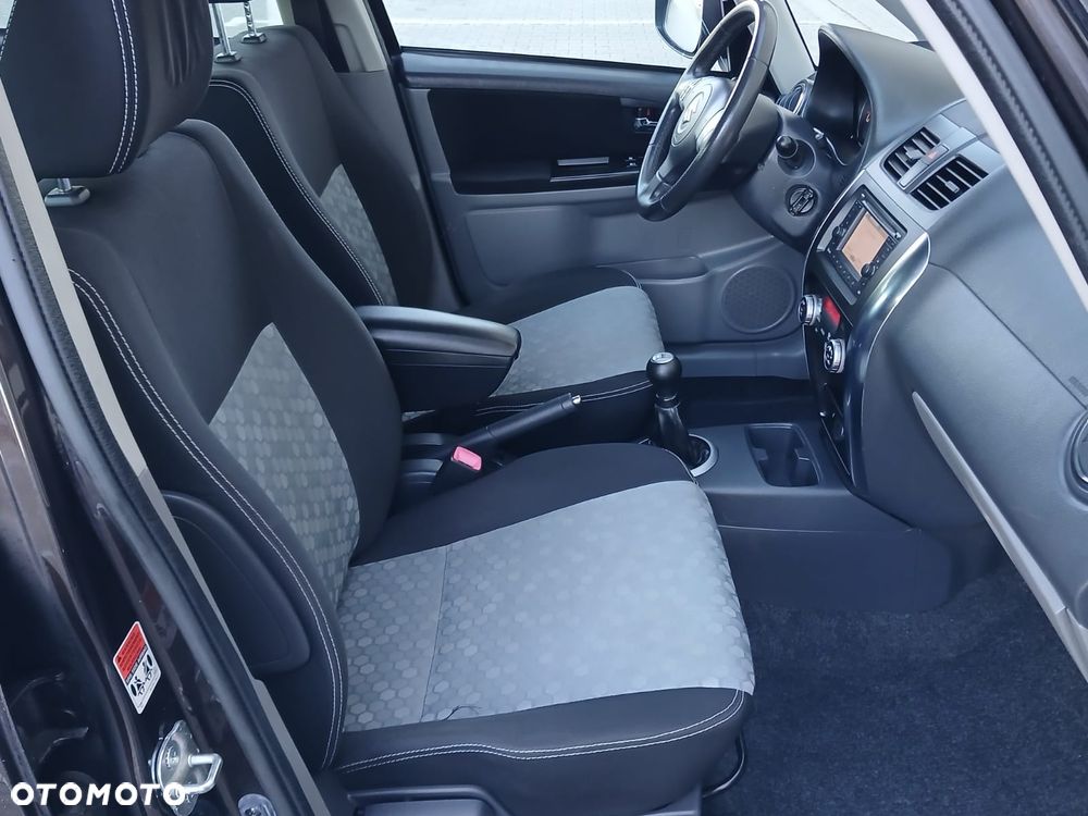 Suzuki SX4 1.6 VVT 4x4 Style - 23
