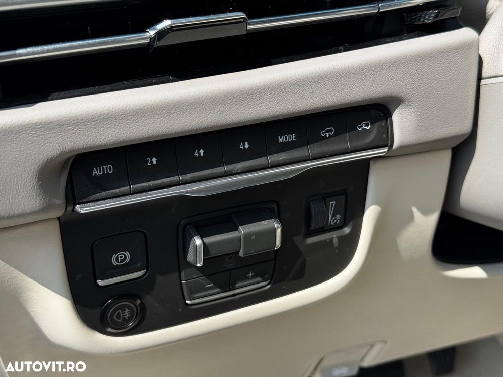 Cadillac Escalade - 20