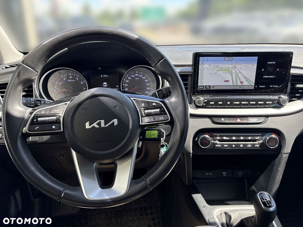 Kia Ceed - 13