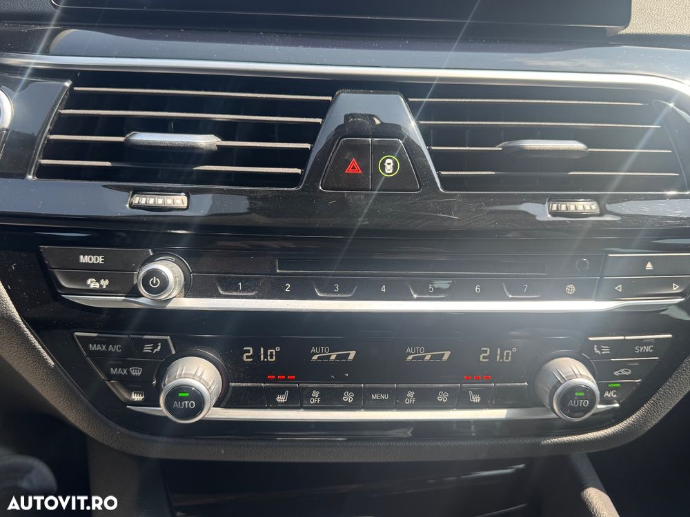 BMW Seria 5 520d xDrive AT - 13