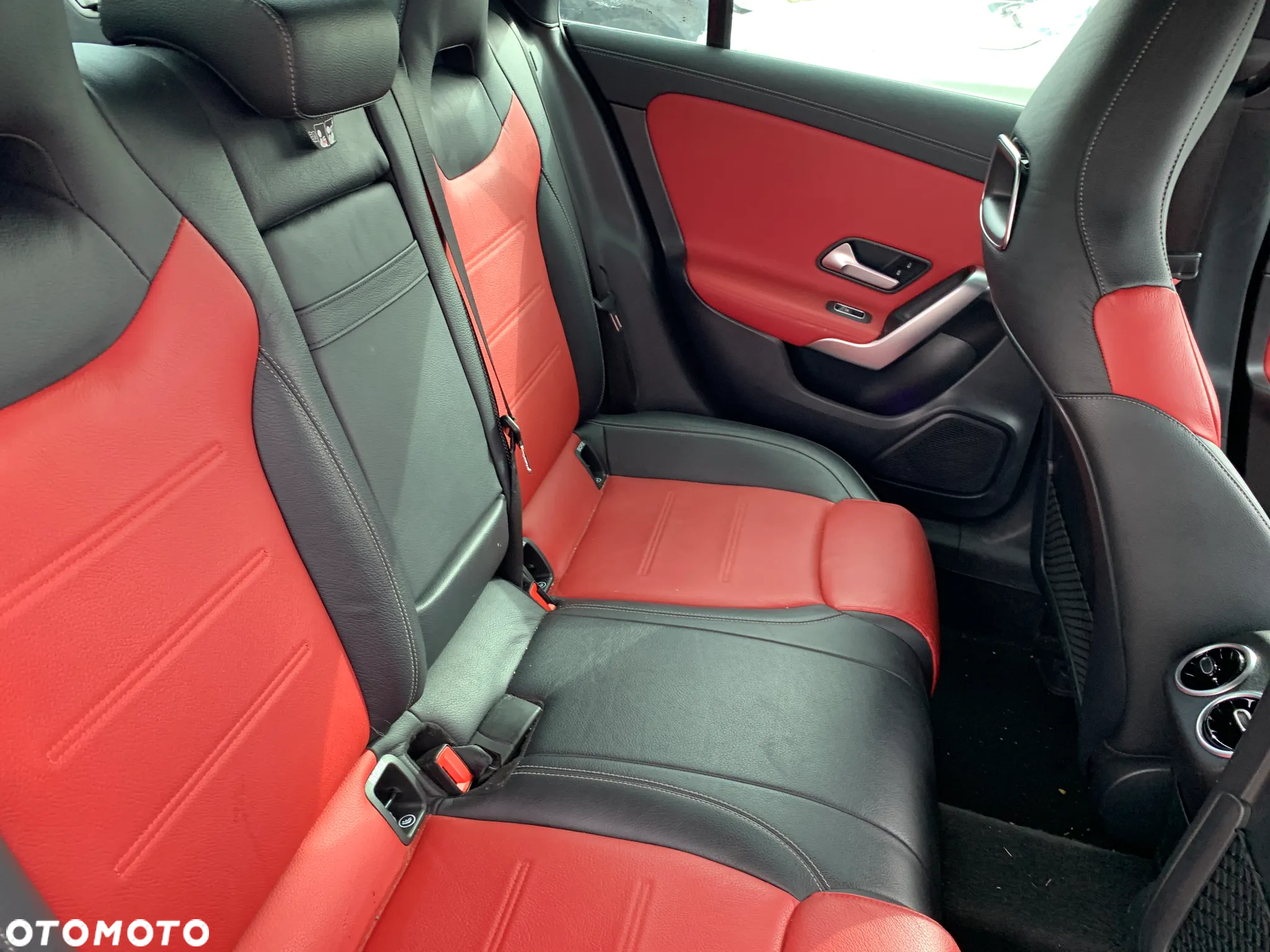 Mercedes-Benz CLA 250 4-Matic 7G-DCT - 23