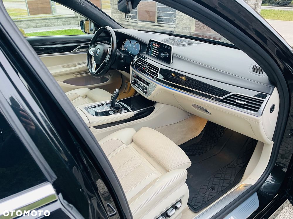 BMW Seria 7 750Li xDrive - 6