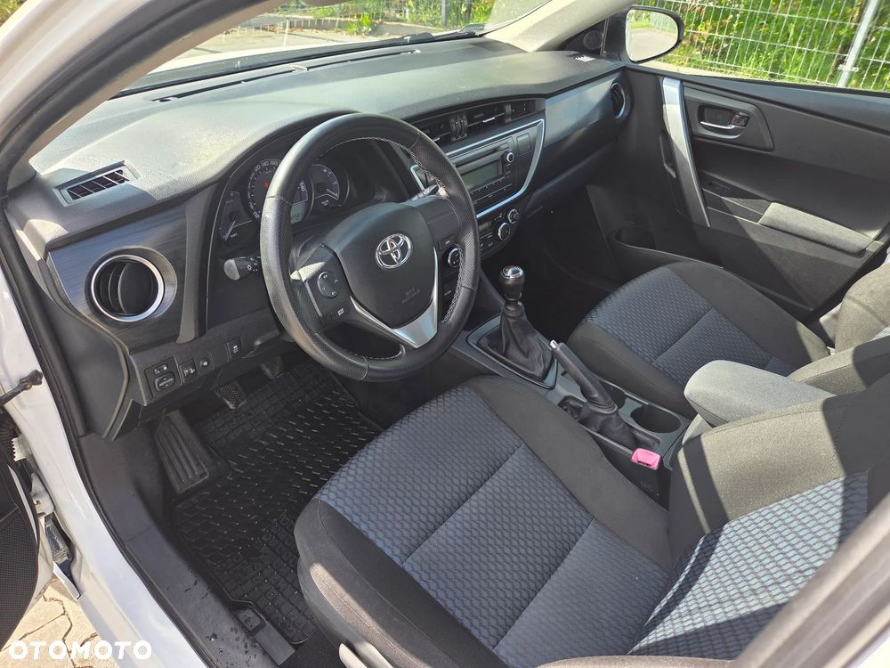 Toyota Auris 1.4 D-4D Active - 6