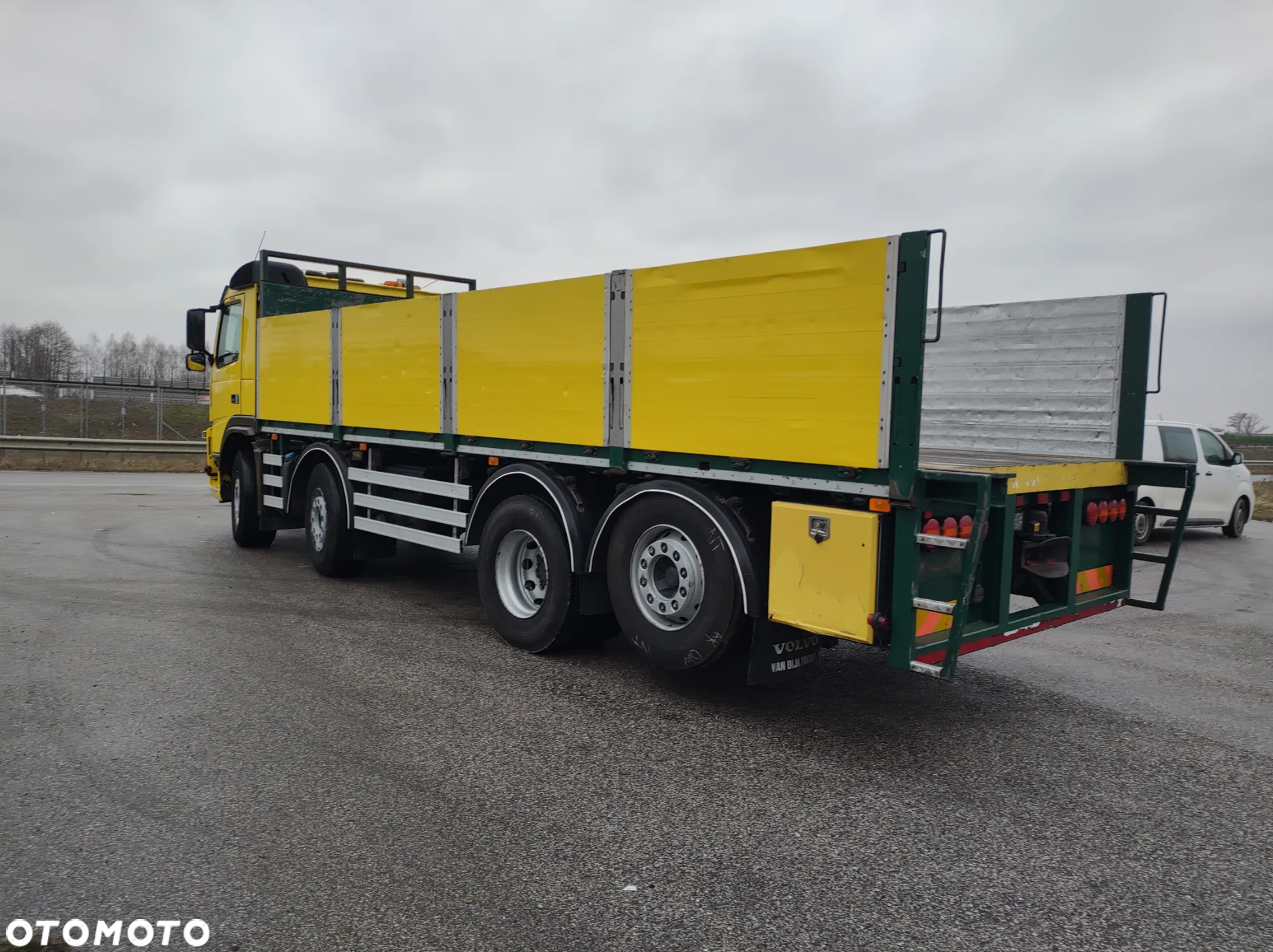Volvo FM 380  8x2 - 6