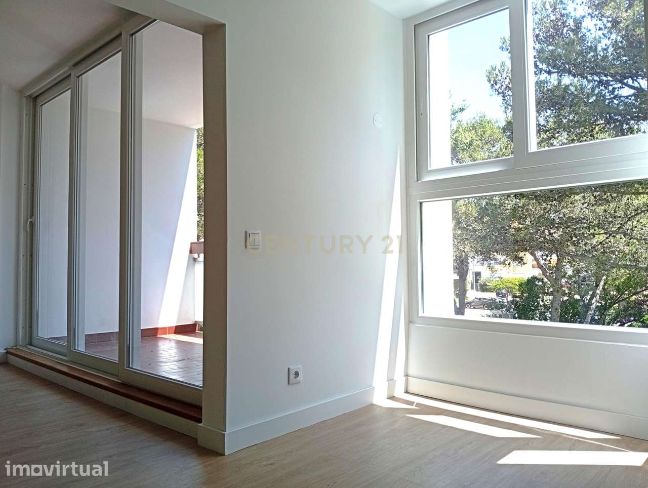 Apartamento T2 completamente remodelado na prestigiada e tranquila zon - Grande imagem: 3/23