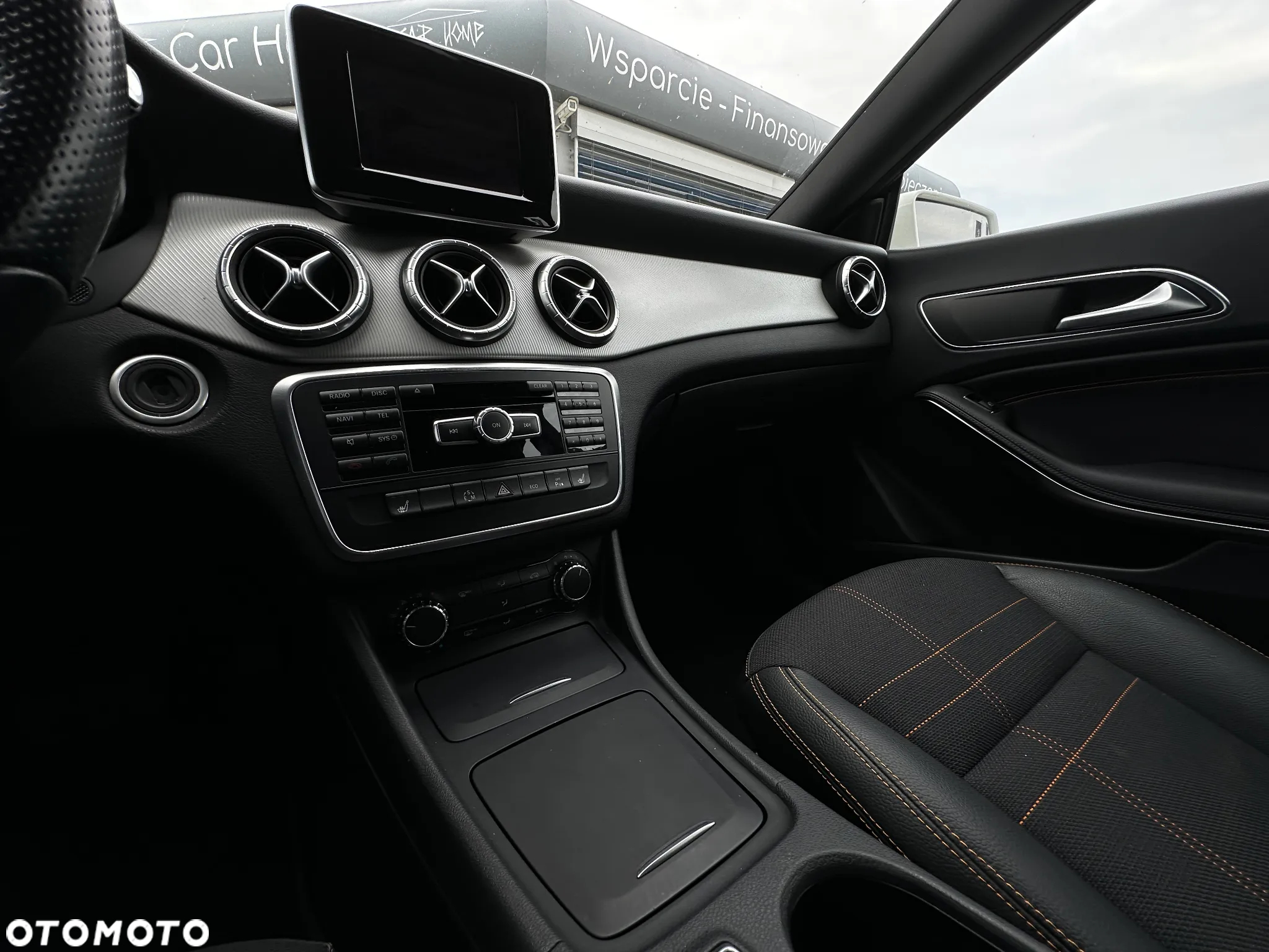 Mercedes-Benz CLA 180 7G-DCT - 12