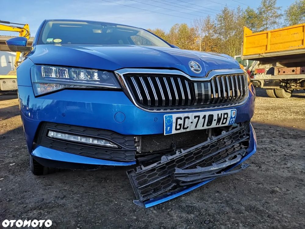 Skoda Superb 2.0 TDI DSG Ambition - 19