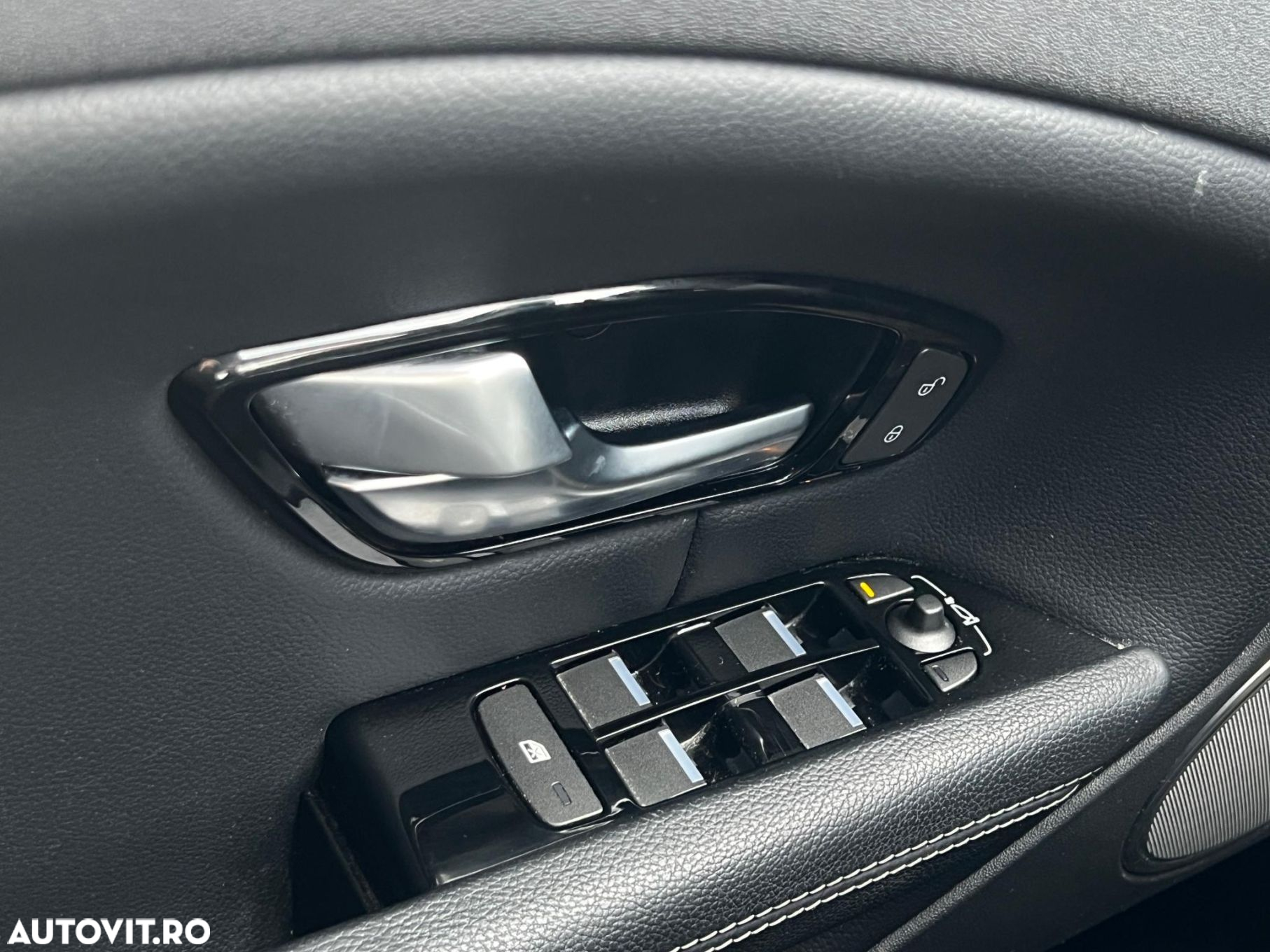 Land Rover Range Rover Evoque - 25