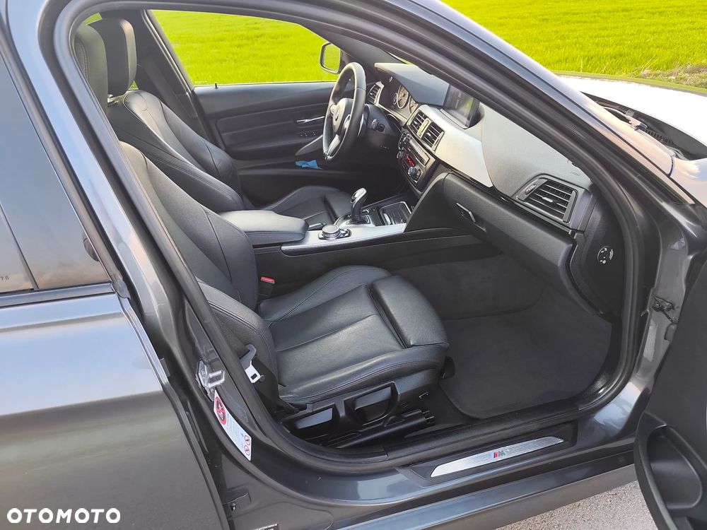 BMW Seria 3 320d xDrive Edition M Sport Shadow - 26