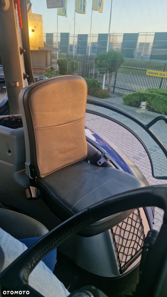 New Holland T7.270 Auto Command - 37