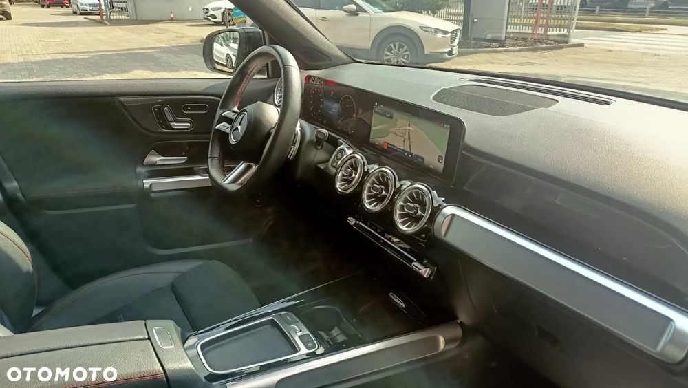 Mercedes-Benz GLB 200 d 4-Matic AMG Line 8G-DCT - 13