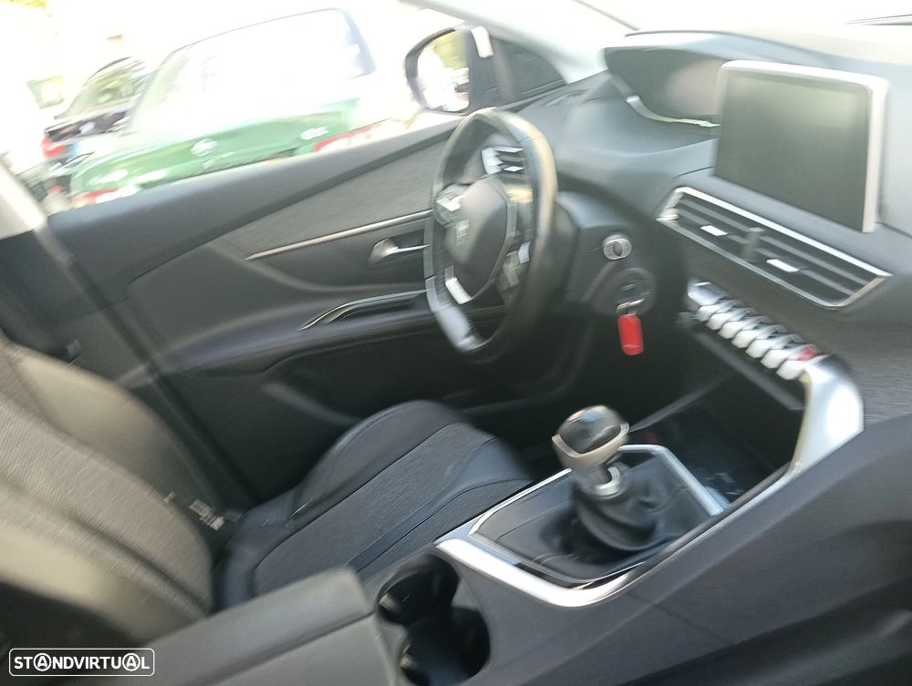Peugeot 5008 1.5 BlueHDi GT Line J19 — fotografia 13