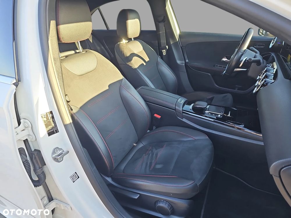 Mercedes-Benz Klasa A 200 d AMG Line 8G-DCT - 14