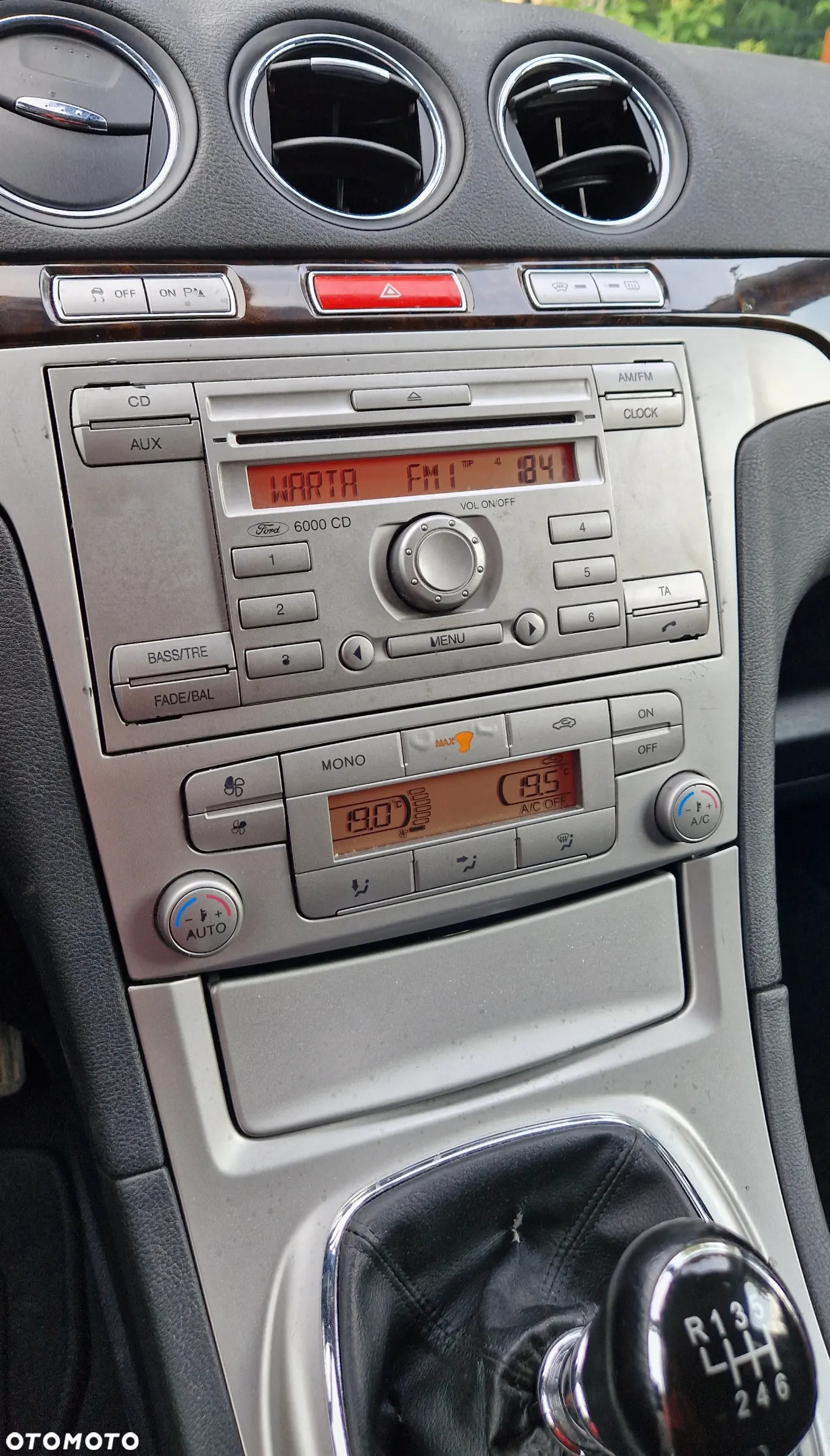 Ford Galaxy 2.0 TDCi Ghia - 14