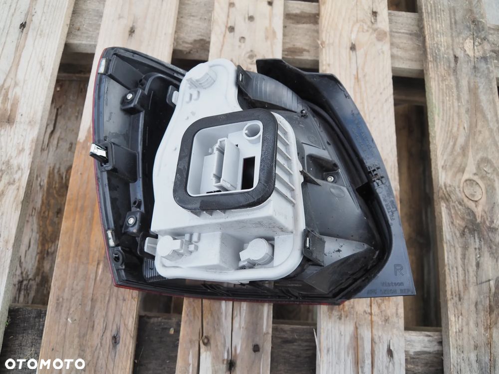 Lampa tył tylna prawa VW Polo V 6R - 4