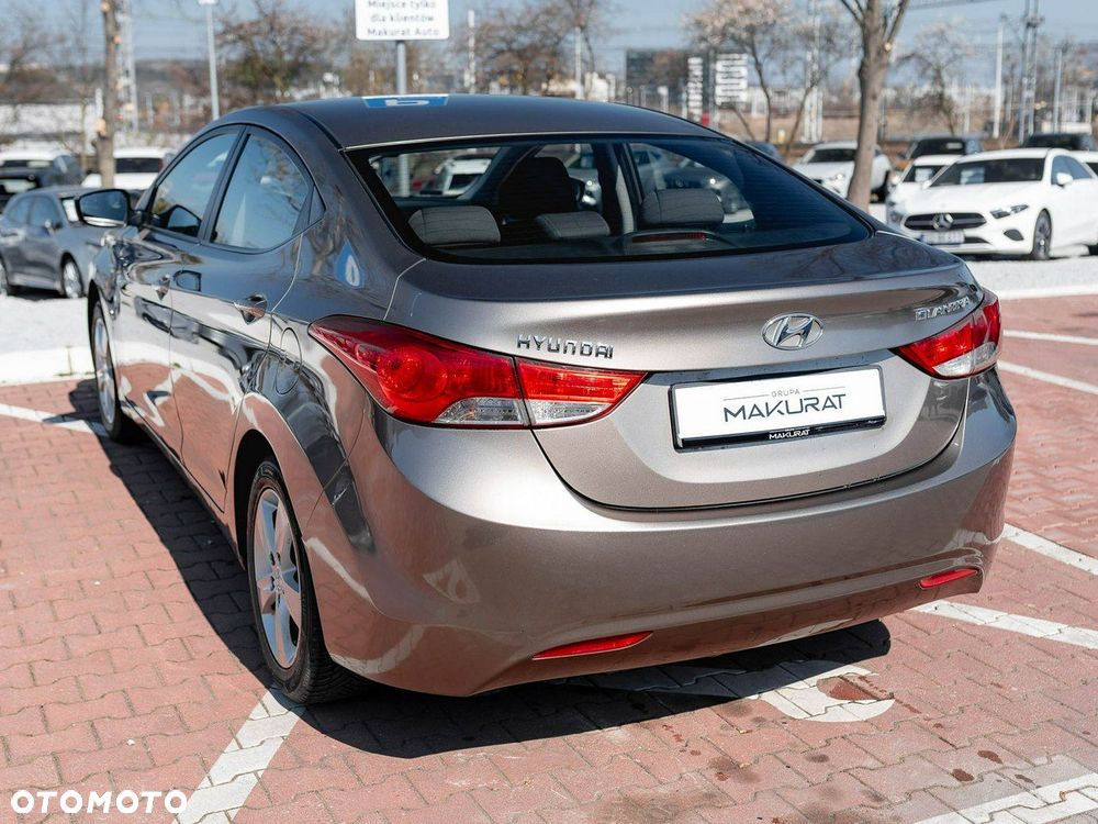 Hyundai Elantra 1.6 Classic + - 5