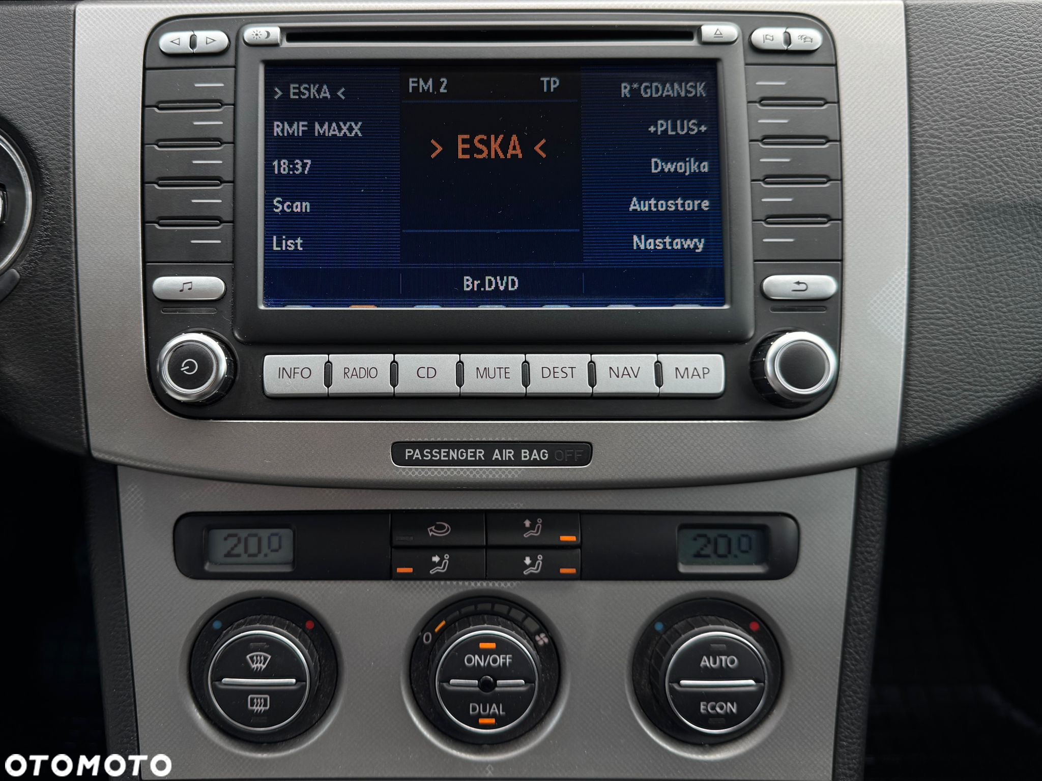 Volkswagen Passat 2.0 TDI Comfortline - 22