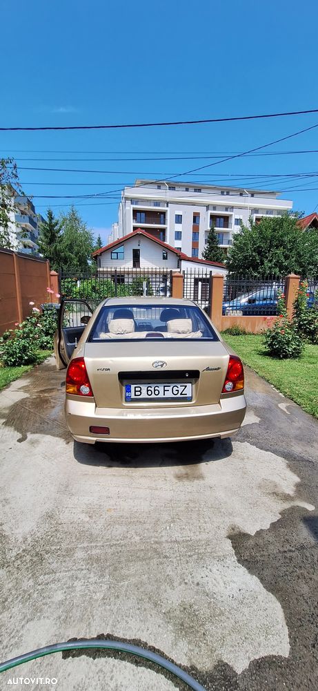 Hyundai Accent - 5