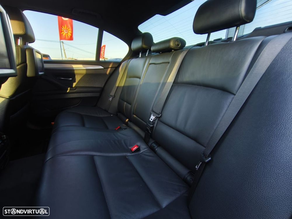 BMW M550d xDrive Auto - 37