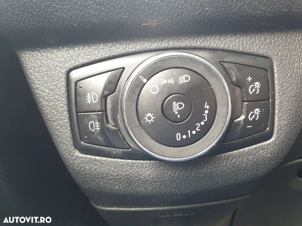 Ford Tourneo Courier - 24