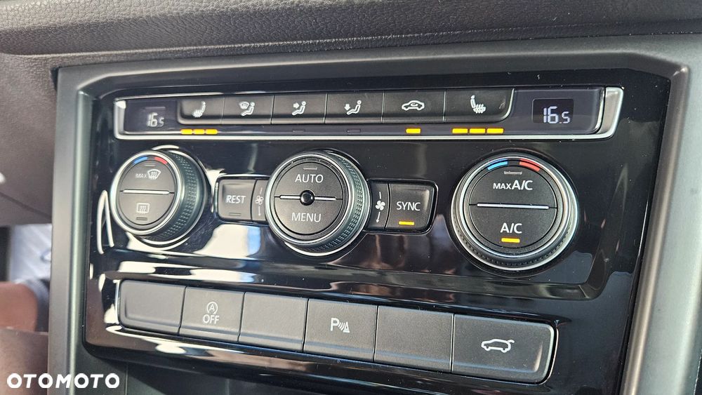 Volkswagen Touran 2.0 TDI BMT Comfortline - 8