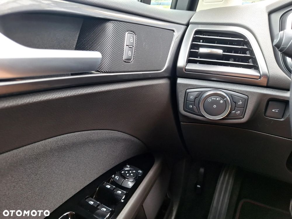 Ford Mondeo 2.0 EcoBlue Titanium - 30