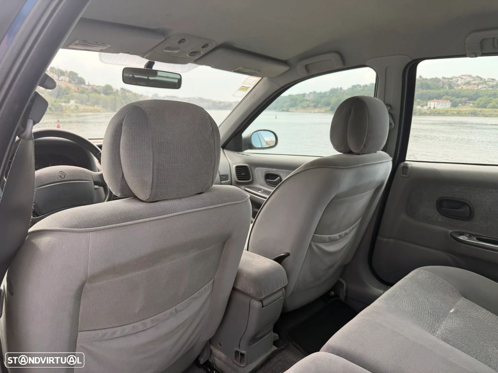 Renault Laguna 1.6 RXT - 14
