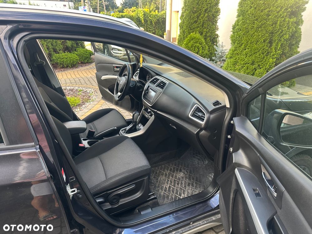 Suzuki SX4 1.6 Premium - 31